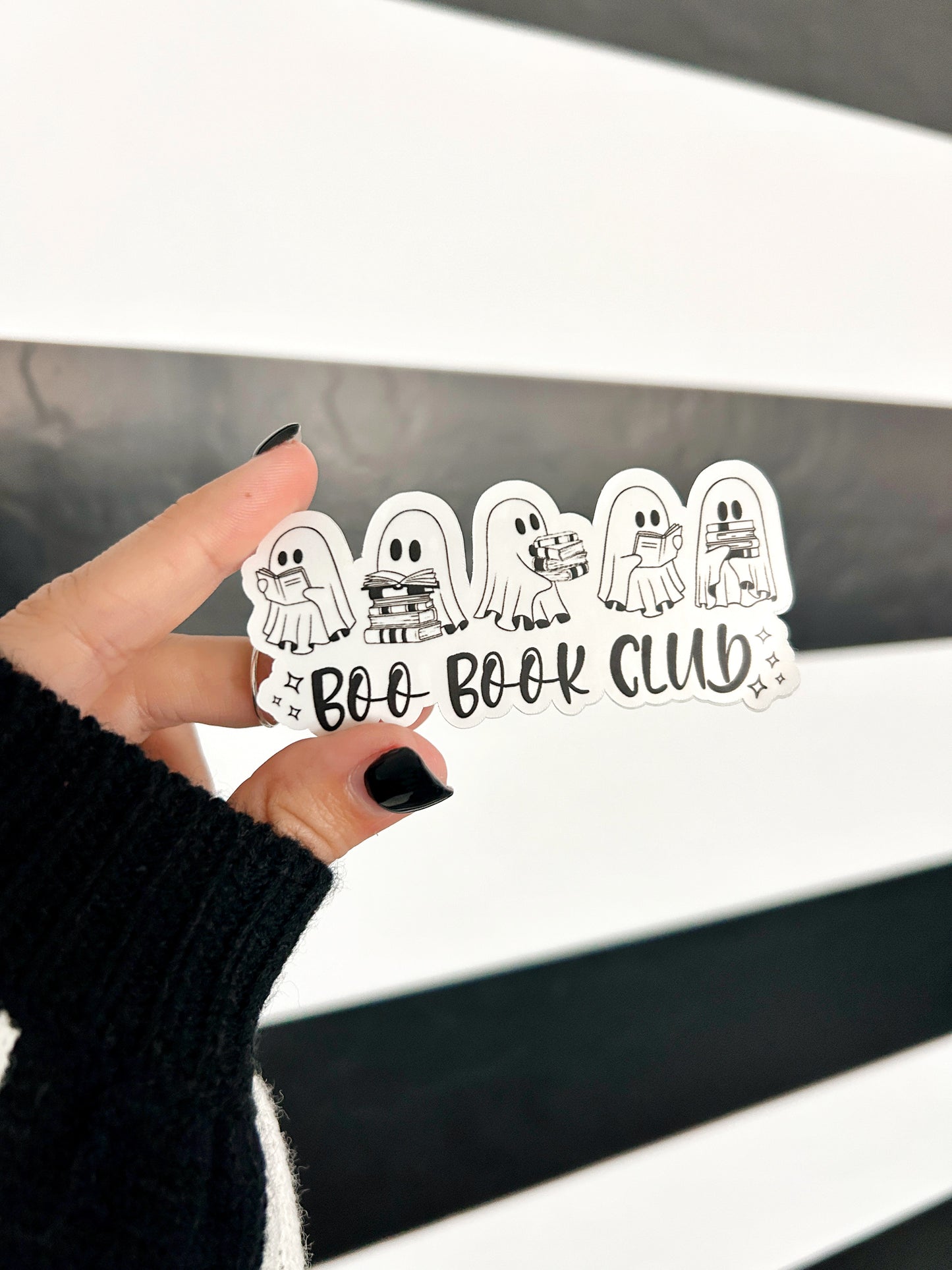 Autocollant du groupe Boo Book Club - Quatre options disponibles - Holographique - Noir + Blanc