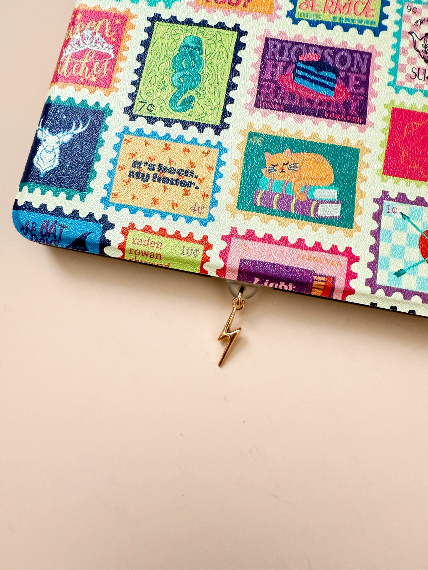 Kindle Dust Plug Charm - USB-C Kindle Charm - Gold Lighting Bolt