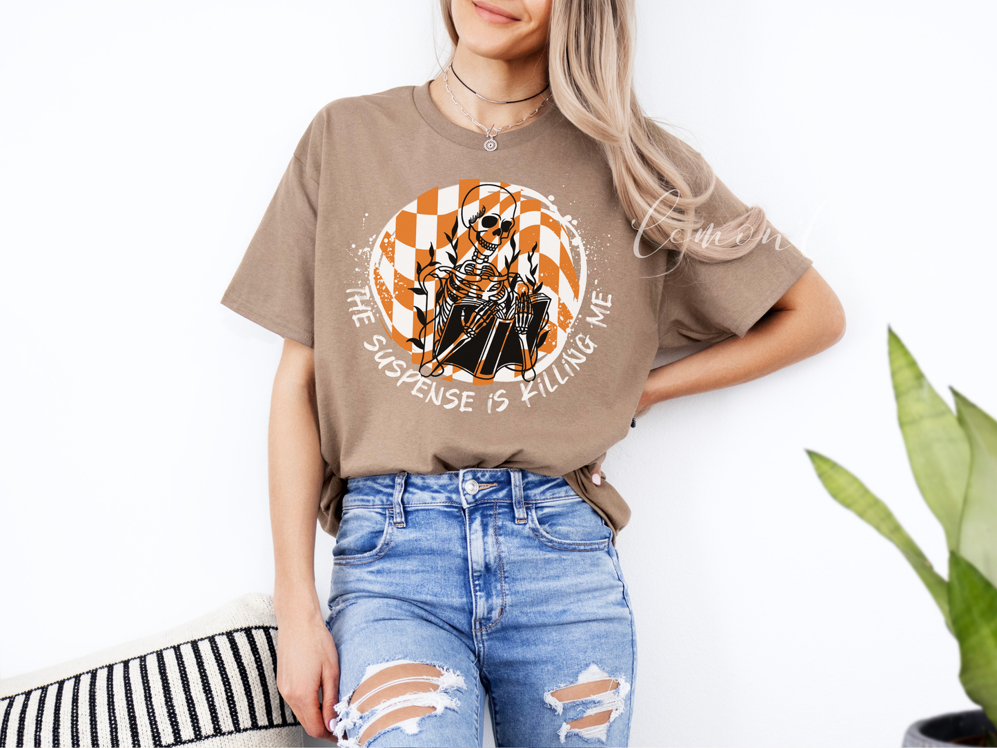 T-shirt à col ras du cou Suspense - Chemises de couleur foncée