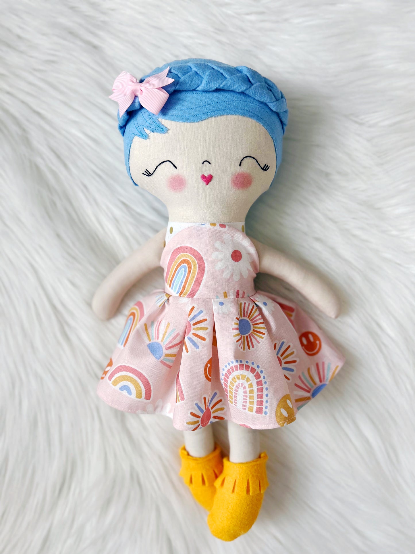 Elain - Peluche à habiller prête à être expédiée