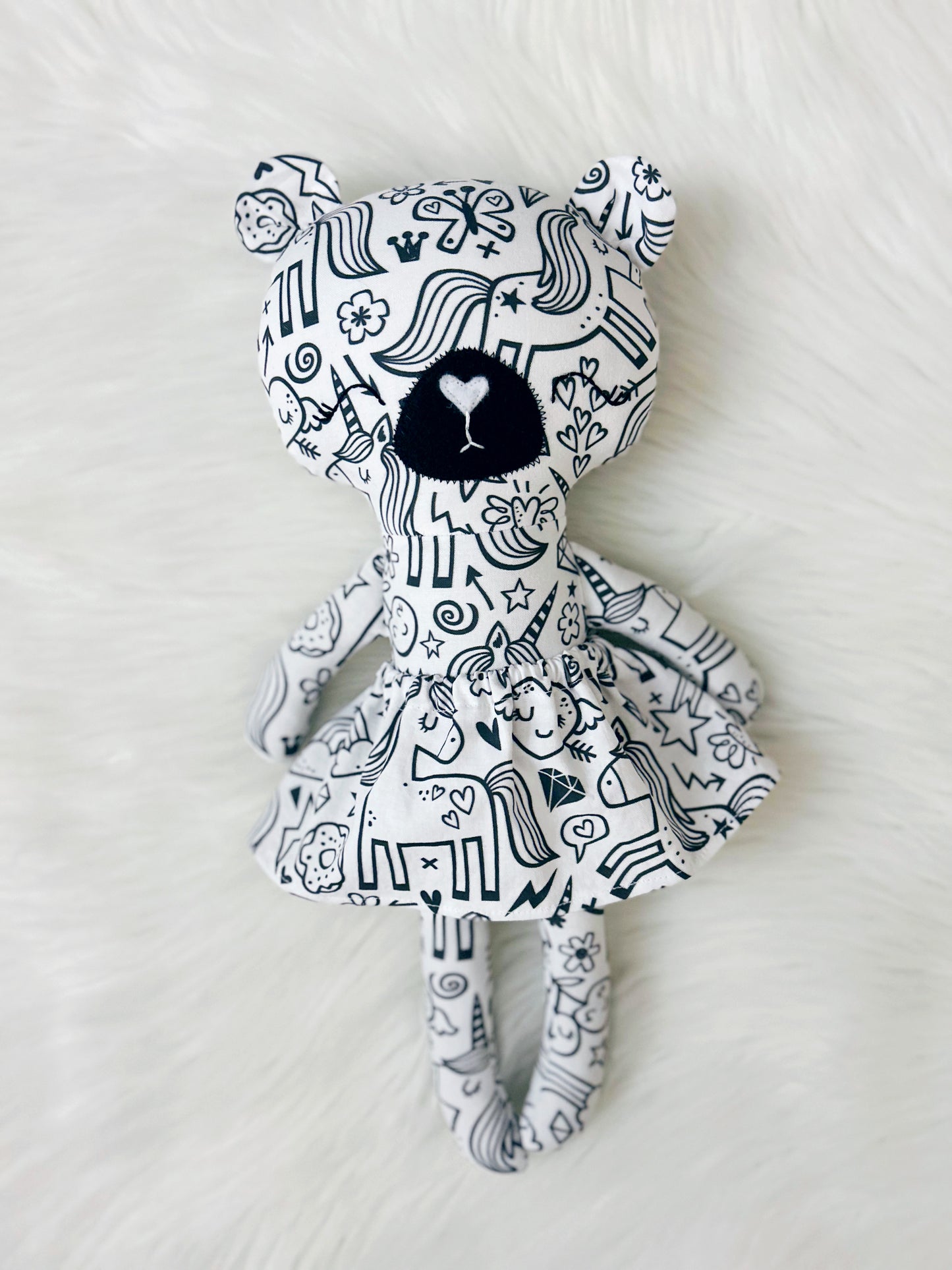 Scribbles Bear - Magie de la licorne avec un nez noir