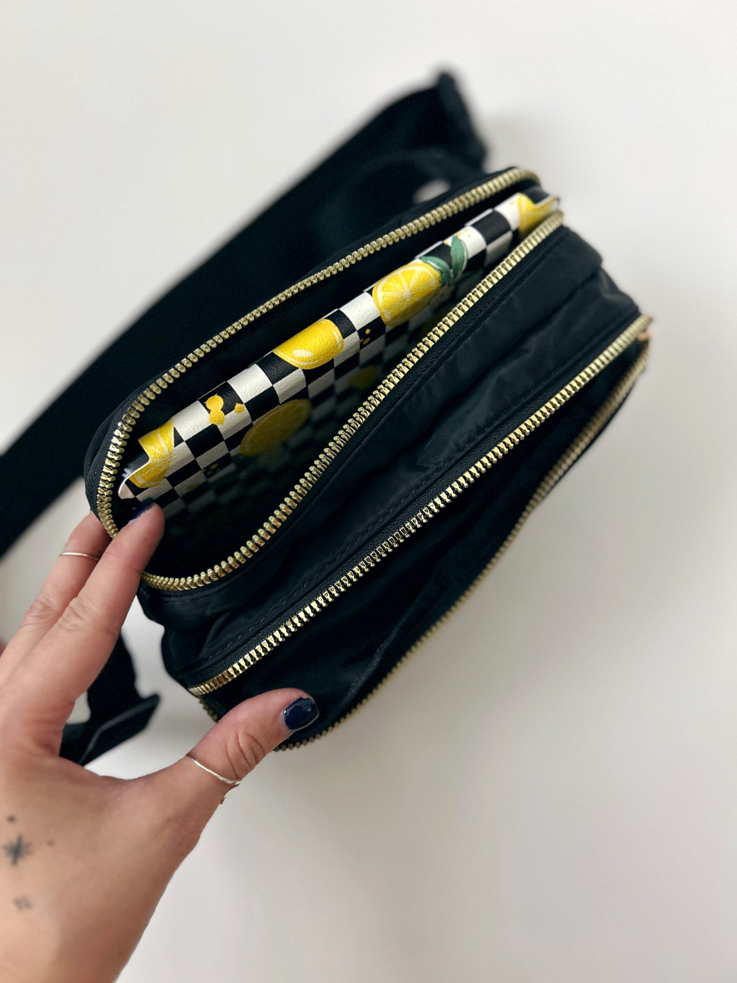 Little Lemon Crossbody Kindle Bag - Black