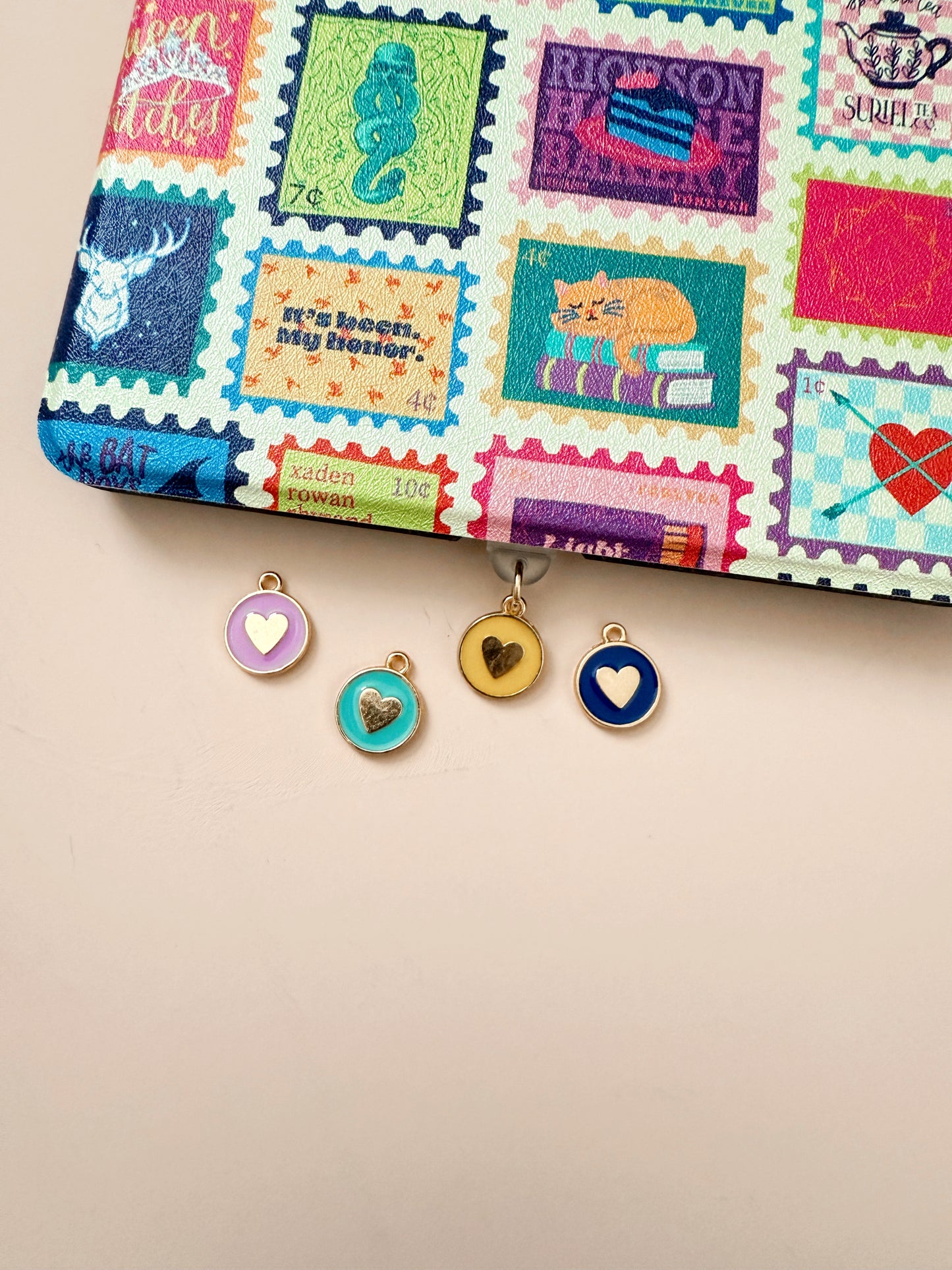 Kindle Dust Plug Charm - USB-C Kindle Charm - Circle Heart