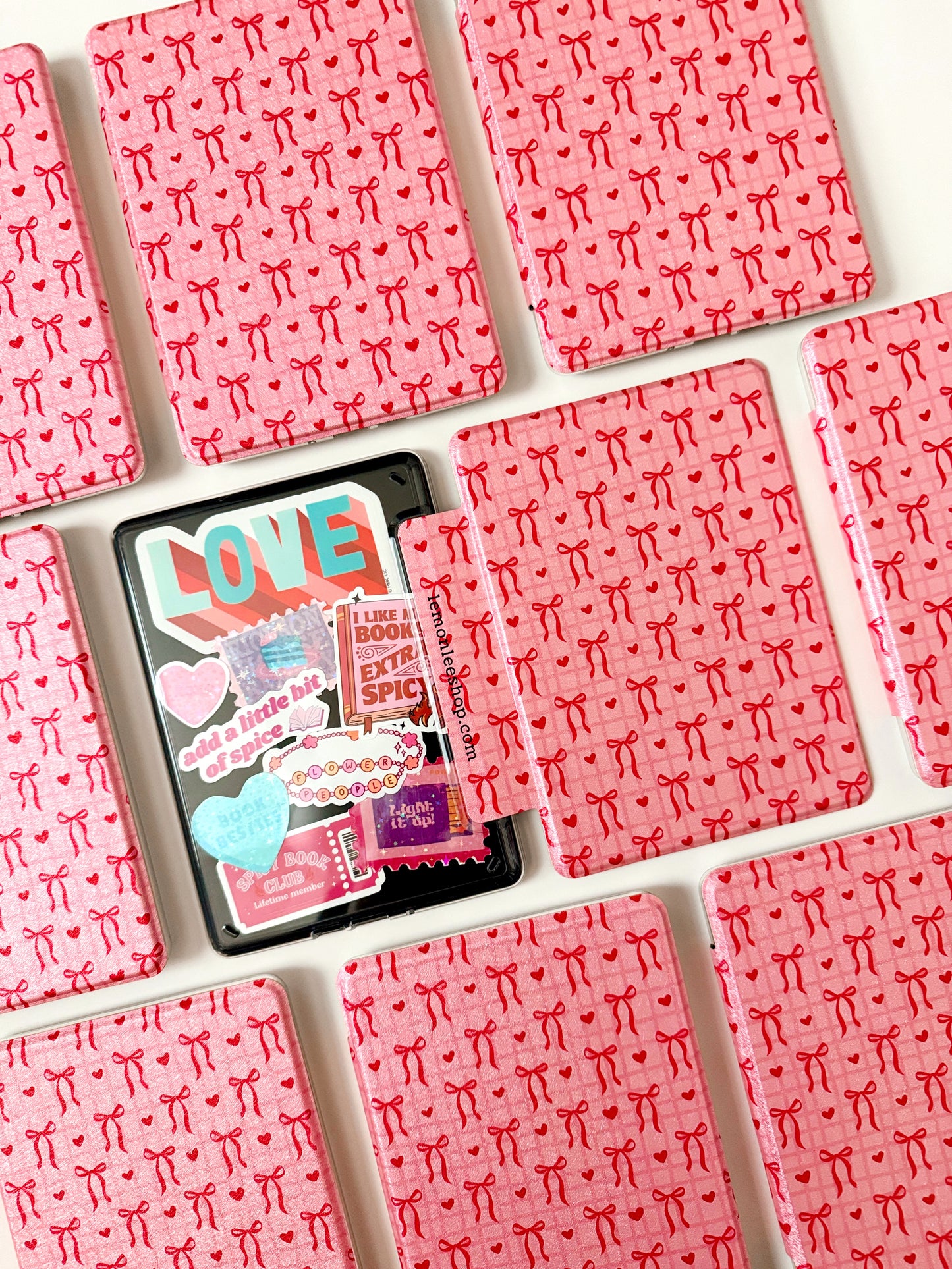 Étui Kindle The Best of Both avec dos transparent et sangle de protection - Classic Checkers - Kindle 6,8" Paperwhite