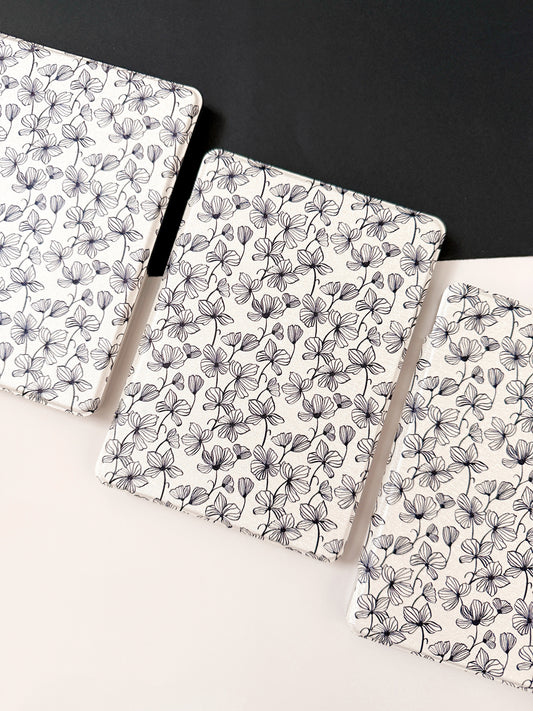 Étui Kindle The Best of Both avec dos transparent et sangle de protection - Classic Checkers - Kindle 6,8" Paperwhite