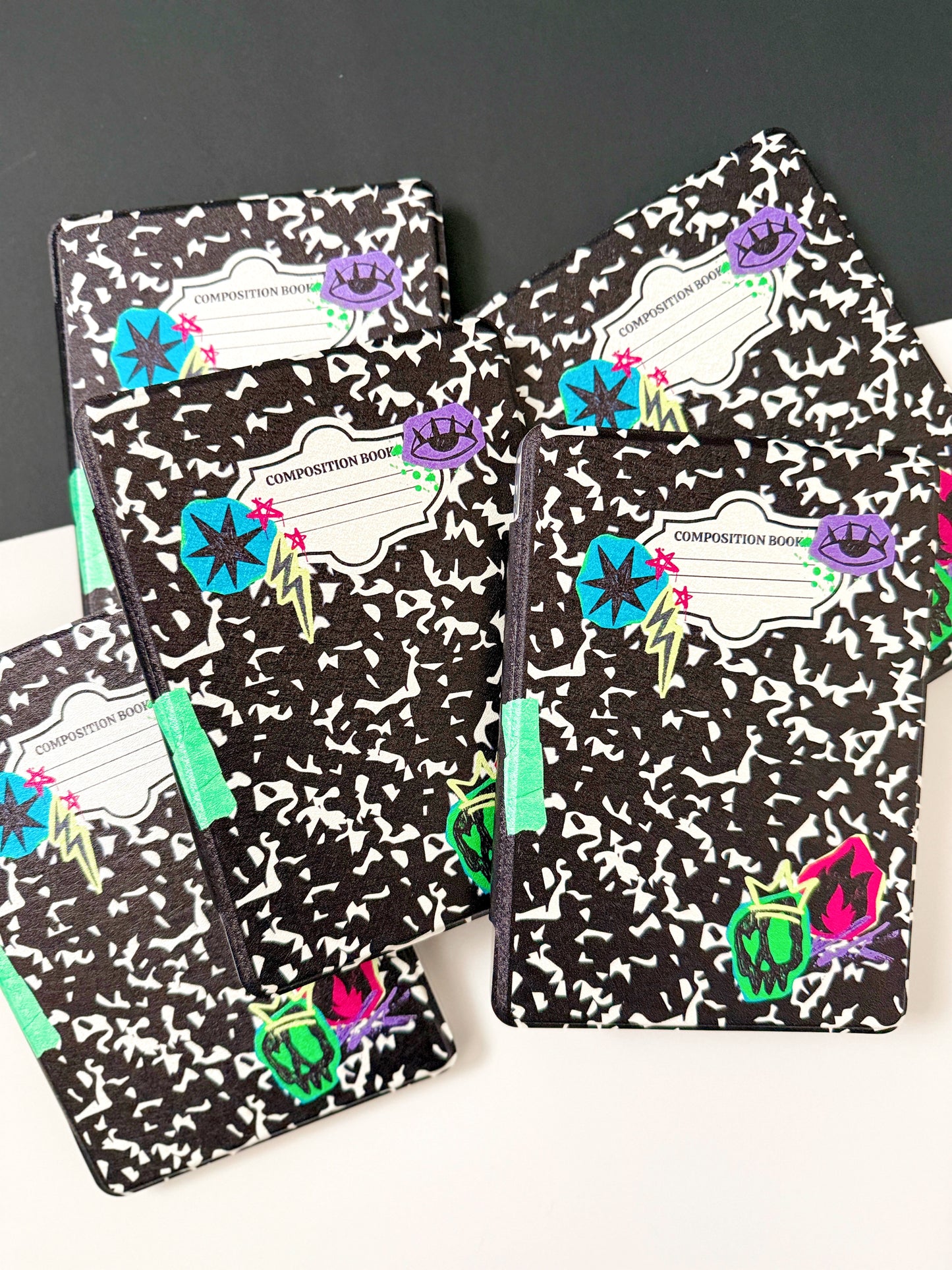 Étui Kindle The Best of Both avec dos transparent et sangle de protection - Classic Checkers - Kindle 6,8" Paperwhite