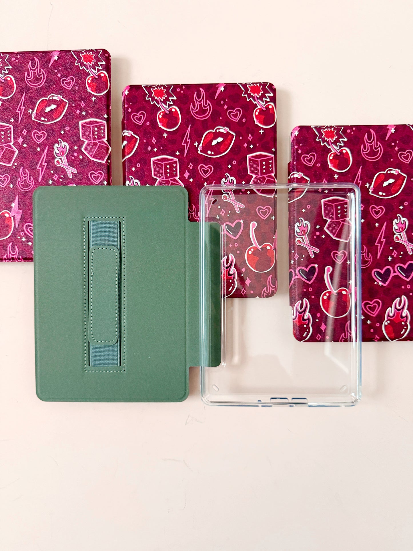 Étui Kindle The Best of Both avec dos transparent et sangle de protection - Classic Checkers - Kindle 6,8" Paperwhite